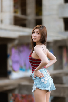 火辣辣的美发店